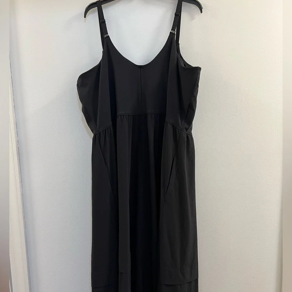 Athleta Elation V-Neck Hybrid Dress Black - Picture 15 of 16